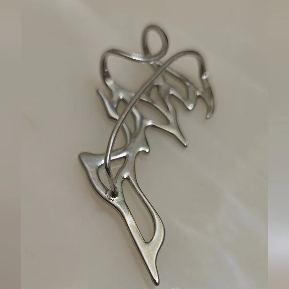 Stailess Steel Ear Cuff (Non Piercing) Unisex - Picture 3 of 4